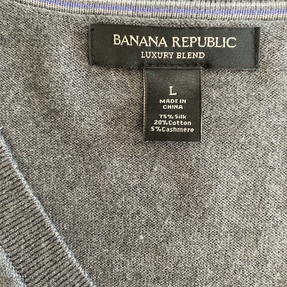 Men’s lightweight cashmere sweater